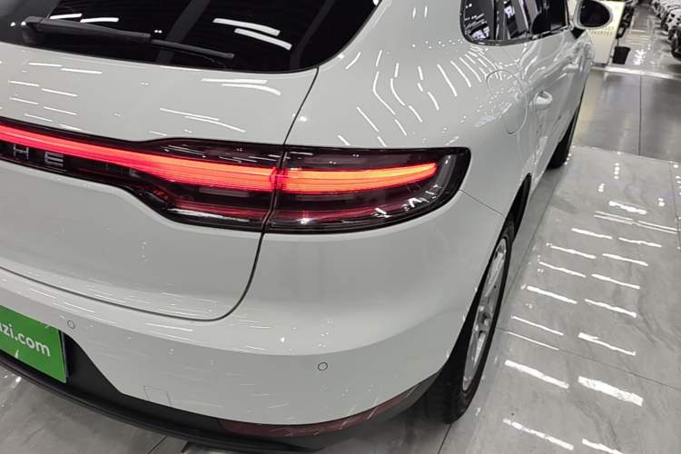 Used Porsche Macan 2021 Macan 2.0T Right Rear Taillight