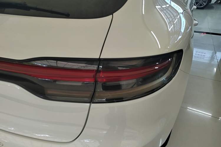 Used Porsche Macan 2021 Macan 2.0T Right Rear Taillight