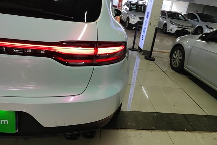 Used Porsche Macan 2021 Macan 2.0T Right Rear Taillight