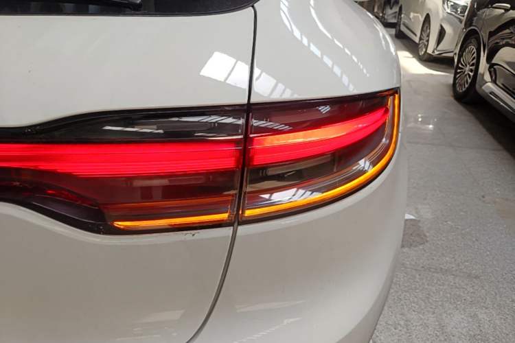 Used Porsche Macan 2021 Macan 2.0T Right Rear Taillight
