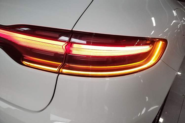 Used Porsche Macan 2021 Macan 2.0T Right Rear Taillight