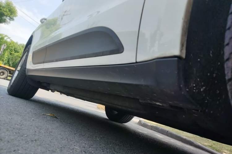 Used Porsche Macan 2021 Macan 2.0T Right Side Sill