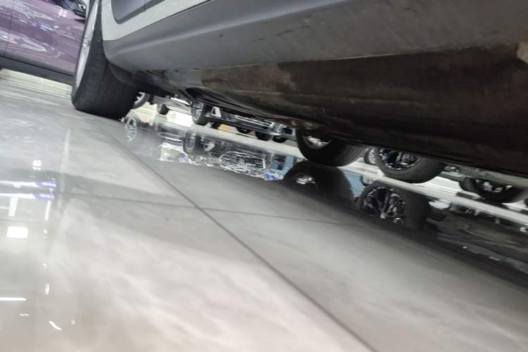 Used Porsche Macan 2021 Macan 2.0T Right Side Sill