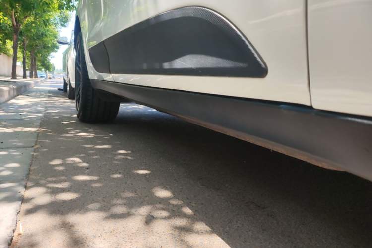 Used Porsche Macan 2021 Macan 2.0T Right Side Sill