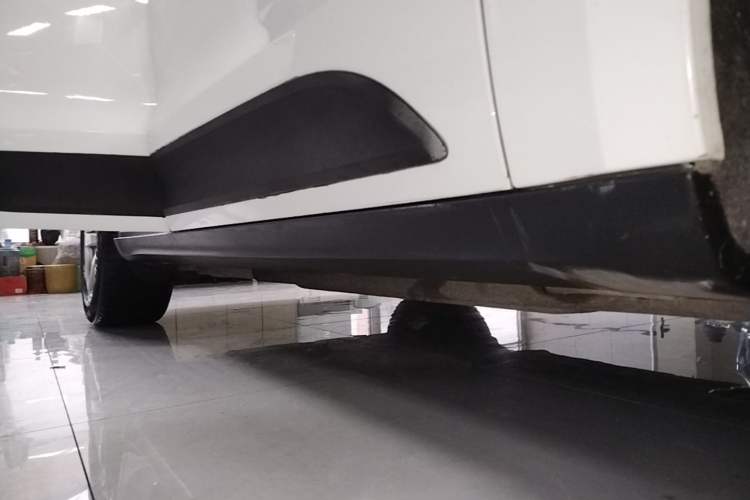 Used Porsche Macan 2021 Macan 2.0T Right Side Sill