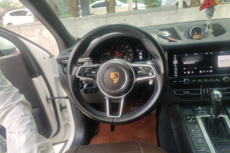 Used Porsche Macan 2021 Macan 2.0T Steering Wheel