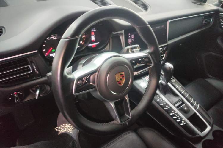 Used Porsche Macan 2021 Macan 2.0T Steering Wheel