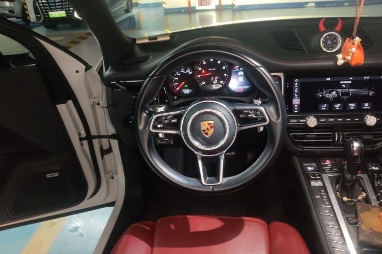 Used Porsche Macan 2021 Macan 2.0T Steering Wheel