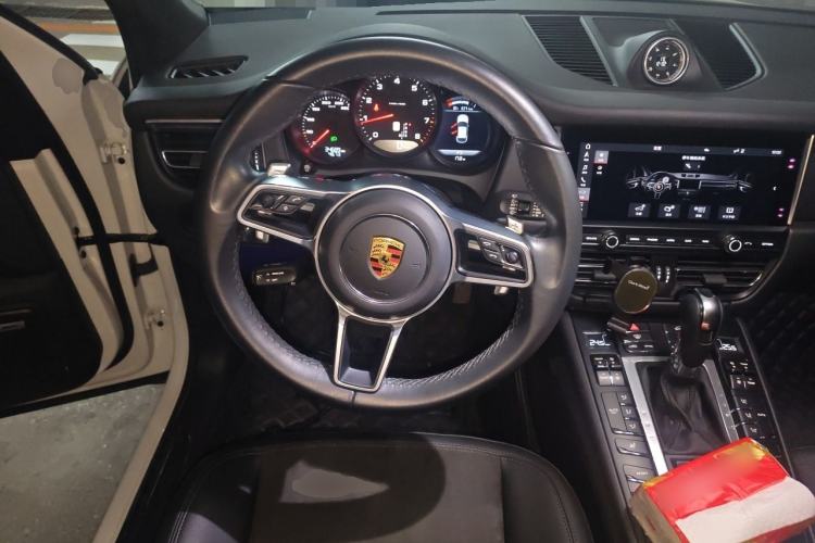 Used Porsche Macan 2021 Macan 2.0T Steering Wheel