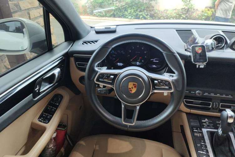Used Porsche Macan 2021 Macan 2.0T Steering Wheel