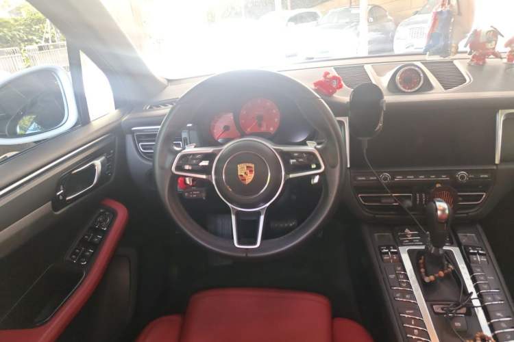 Used Porsche Macan 2021 Macan 2.0T Steering Wheel
