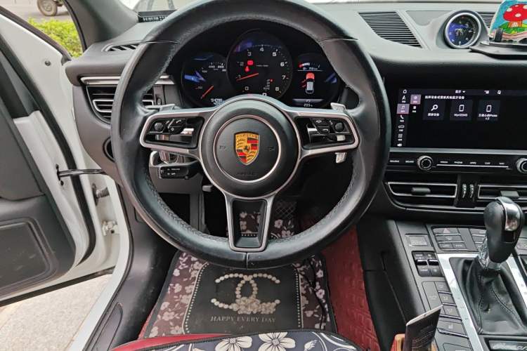 Used Porsche Macan 2021 Macan 2.0T Steering Wheel