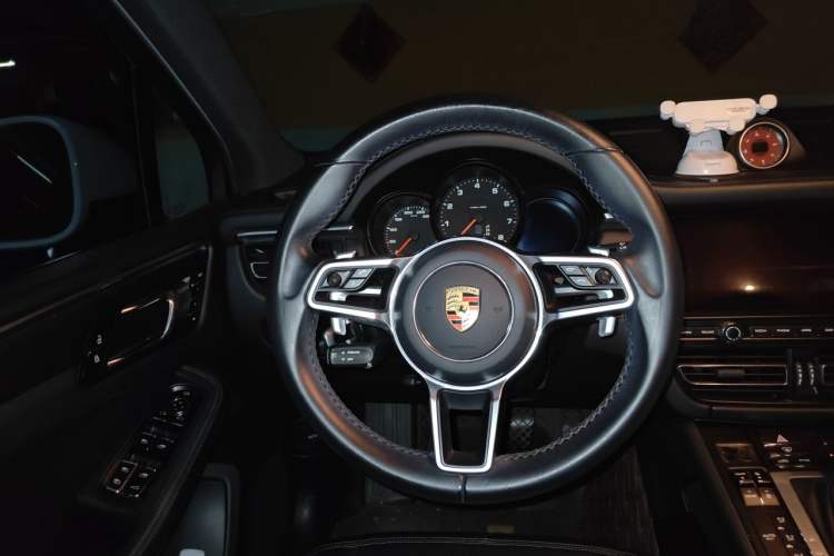 Used Porsche Macan 2021 Macan 2.0T Steering Wheel