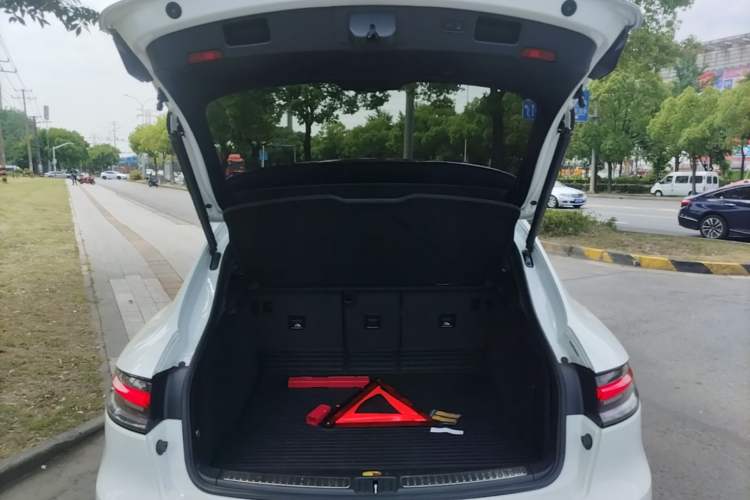 Used Porsche Macan 2021 Macan 2.0T Trunk