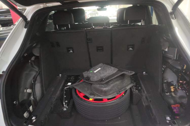 Used Porsche Macan 2021 Macan 2.0T Trunk