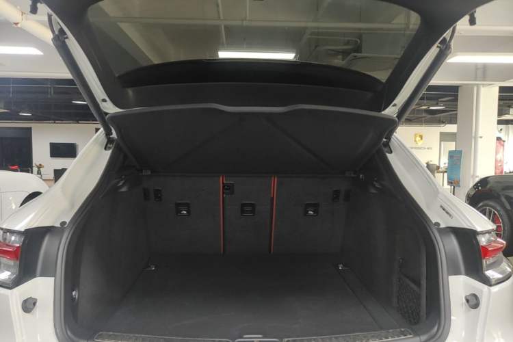 Used Porsche Macan 2021 Macan 2.0T Trunk
