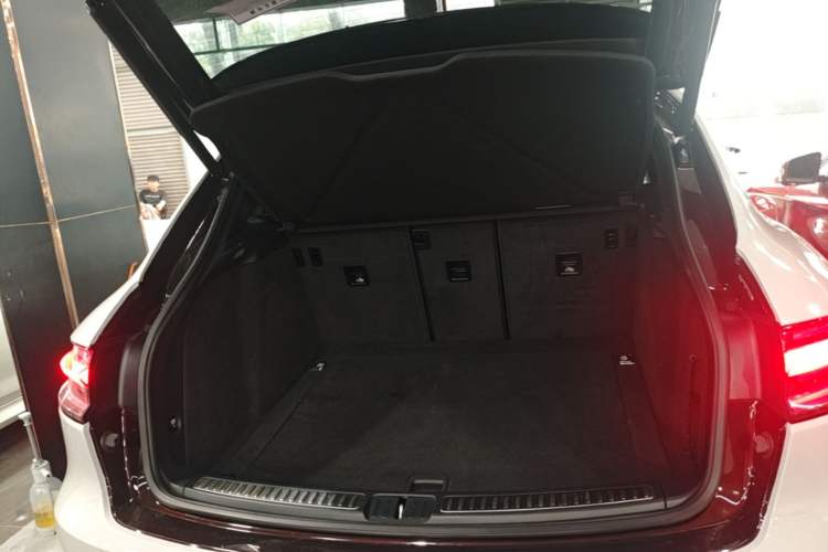 Used Porsche Macan 2021 Macan 2.0T Trunk