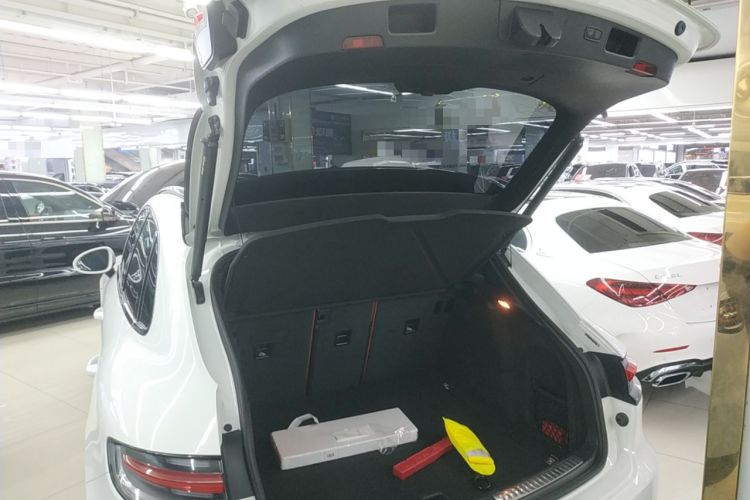 Used Porsche Macan 2021 Macan 2.0T Trunk