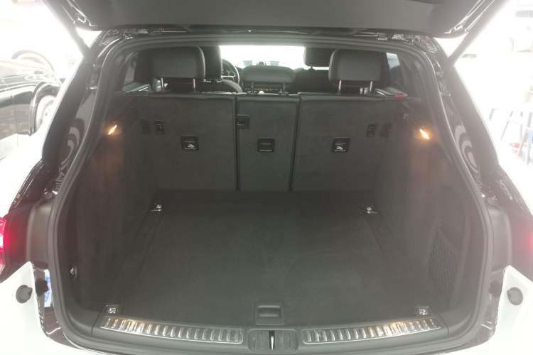 Used Porsche Macan 2021 Macan 2.0T Trunk