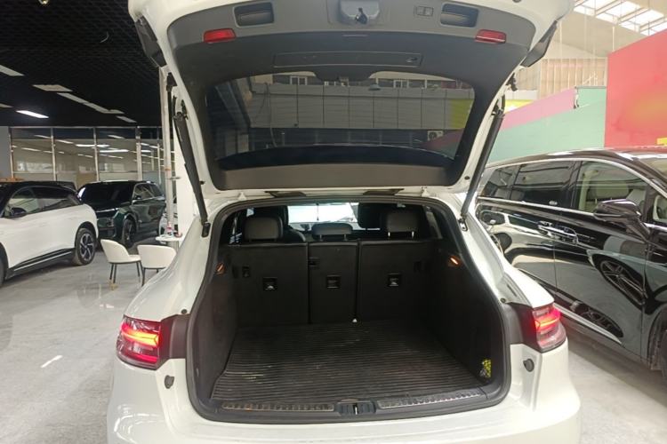 Used Porsche Macan 2021 Macan 2.0T Trunk