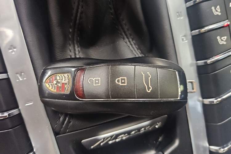 Used Porsche Macan 2021 Macan 2.0T Vehicle Key