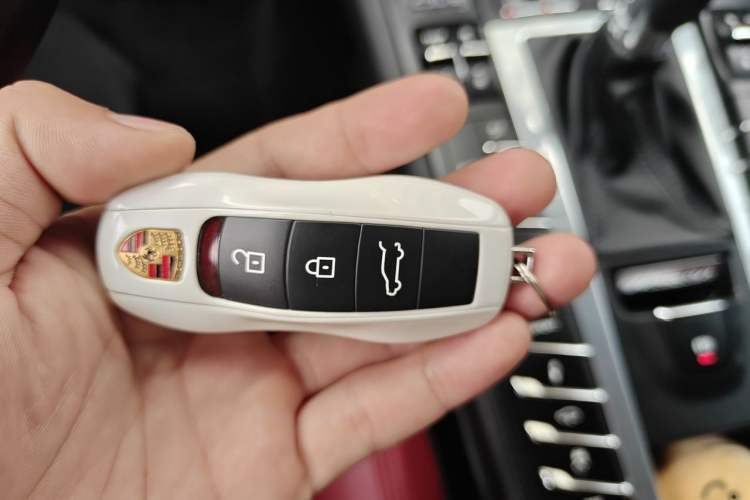Used Porsche Macan 2021 Macan S 3.0T Vehicle Key
