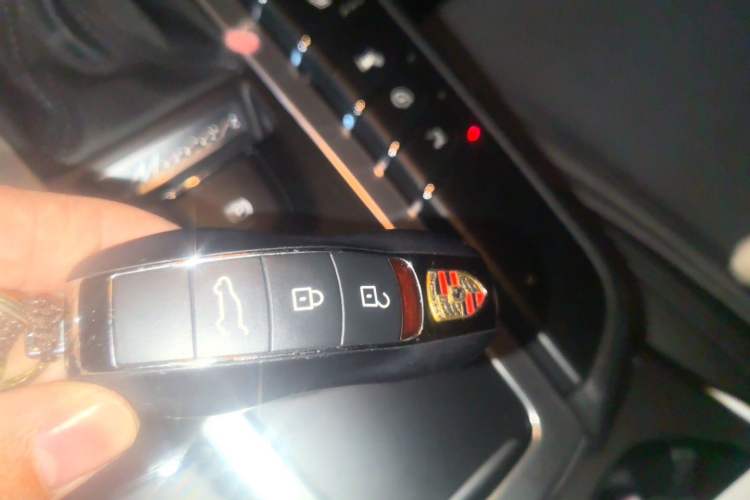 Used Porsche Macan 2021 Macan 2.0T Vehicle Key