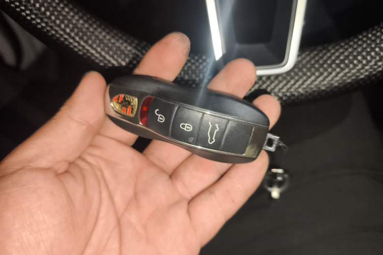 Used Porsche Macan 2021 Macan 2.0T Vehicle Key