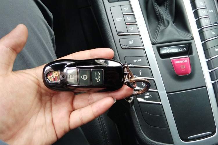 Used Porsche Macan 2021 Macan 2.0T Vehicle Key