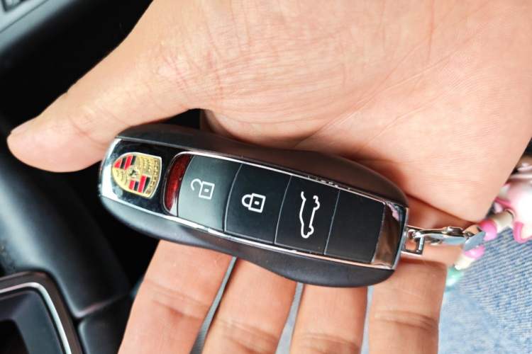Used Porsche Macan 2021 Macan S 3.0T Vehicle Key