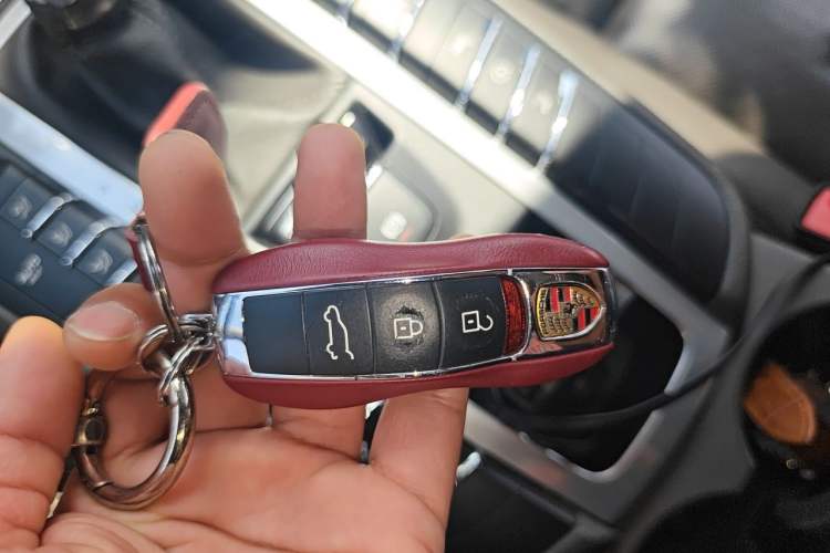 Used Porsche Macan 2021 Macan 2.0T Vehicle Key