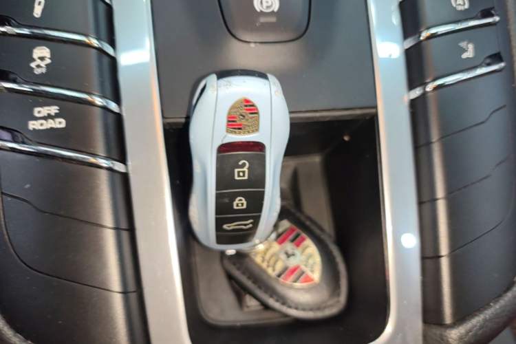 Used Porsche Macan 2021 Macan 2.0T Vehicle Key