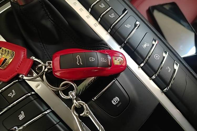 Used Porsche Macan 2021 Macan 2.0T Vehicle Key