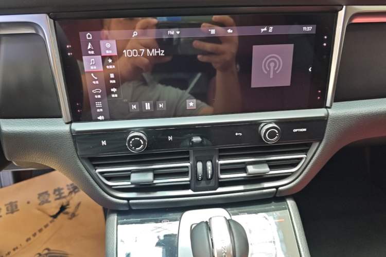 Used Porsche Macan 2022 Macan 2.0T Audio And AC Panel