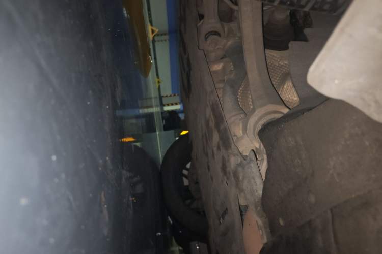 Used Porsche Macan 2022 Macan 2.0T Chassis Front Left