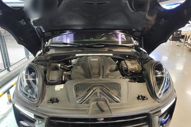 Used Porsche Macan 2022 Macan S 2.9T Engine Bay