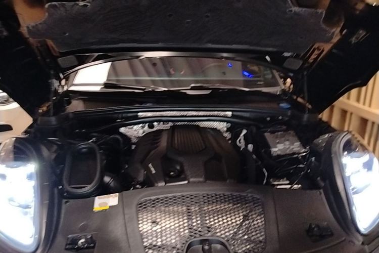 Used Porsche Macan 2022 Macan 2.0T Engine Bay