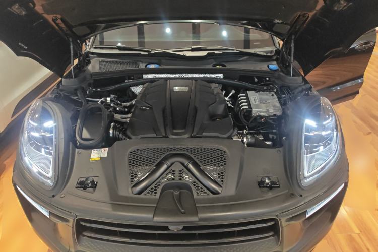 Used Porsche Macan 2022 Macan GTS 2.9T Engine Bay