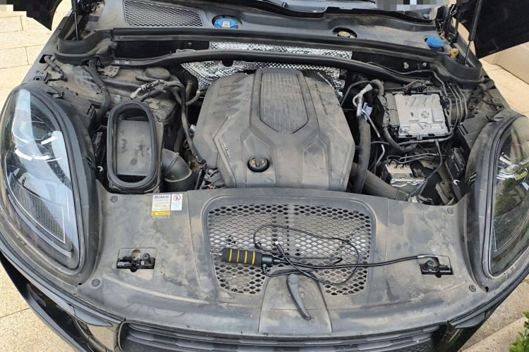 Used Porsche Macan 2022 Macan 2.0T Engine Bay