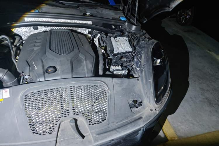 Used Porsche Macan 2022 Macan 2.0T Engine Bay Left