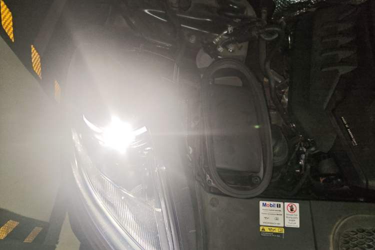 Used Porsche Macan 2022 Macan 2.0T Engine Bay Right