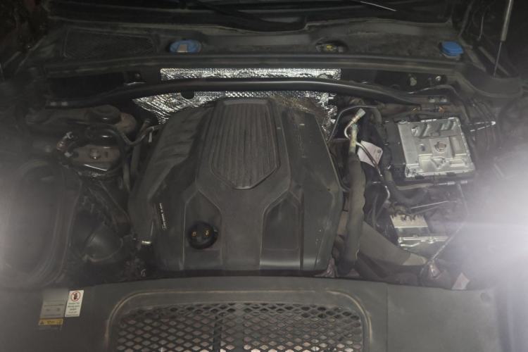 Used Porsche Macan 2022 Macan 2.0T Engine Bay