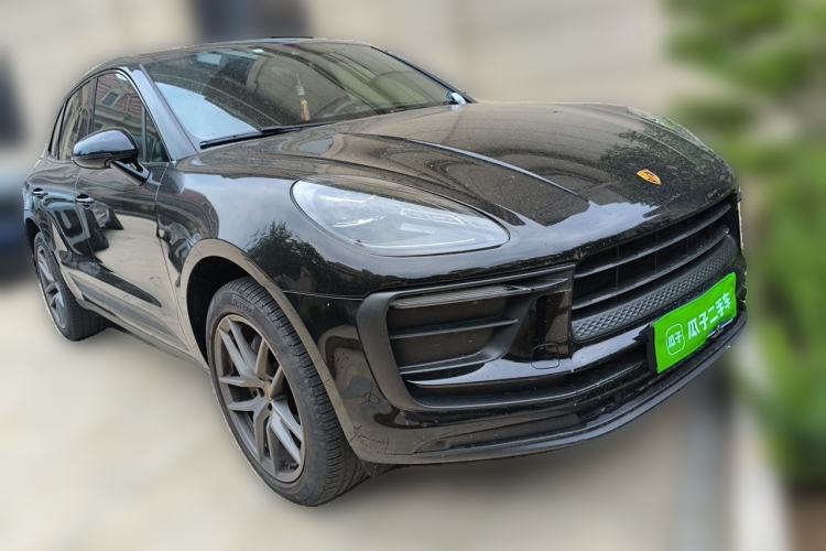Used Porsche Macan 2022 Macan 2.0T Front Right 45 Deg