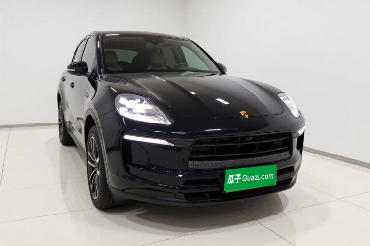 Used Porsche Macan 2022 Macan 2.0T Front Right 45 Deg