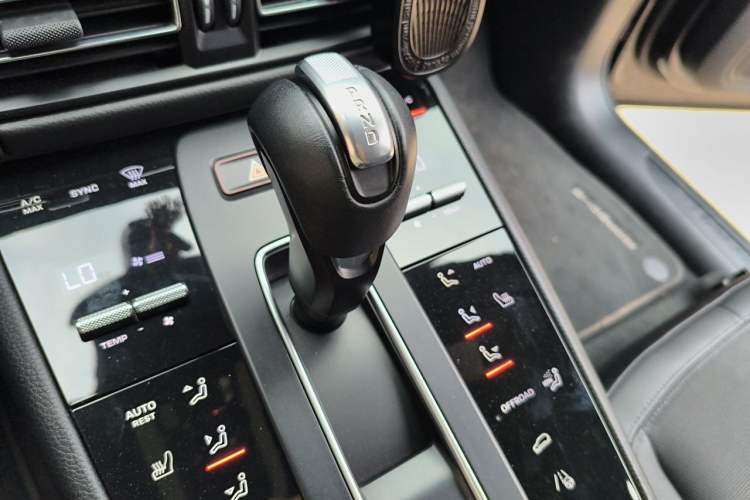 Used Porsche Macan 2022 Macan 2.0T Gear Lever