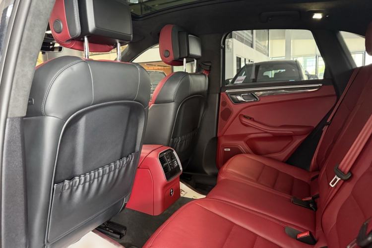 Used Porsche Macan 2022 Macan GTS 2.9T Interior 9