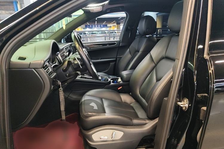 Used Porsche Macan 2022 Macan S 2.9T Left Front Seat