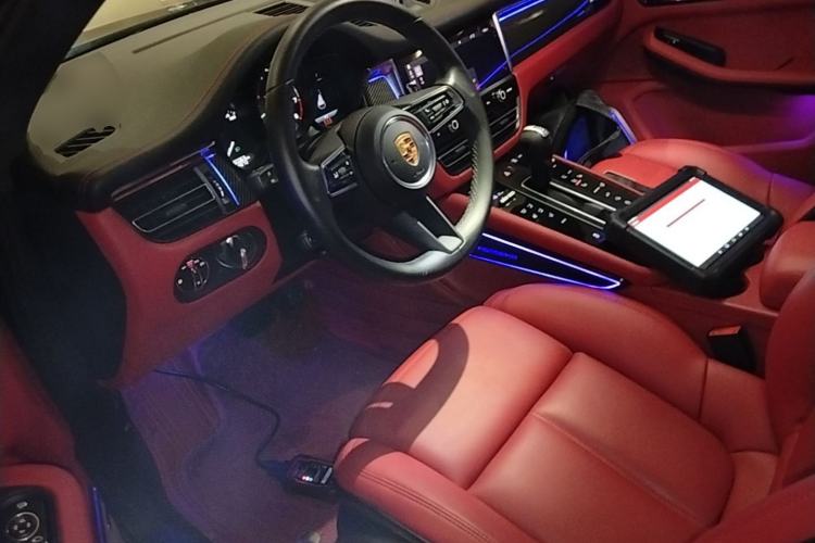 Used Porsche Macan 2022 Macan 2.0T Left Front Seat
