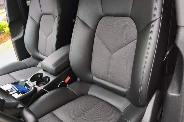 Used Porsche Macan 2022 Macan 2.0T Left Front Seat