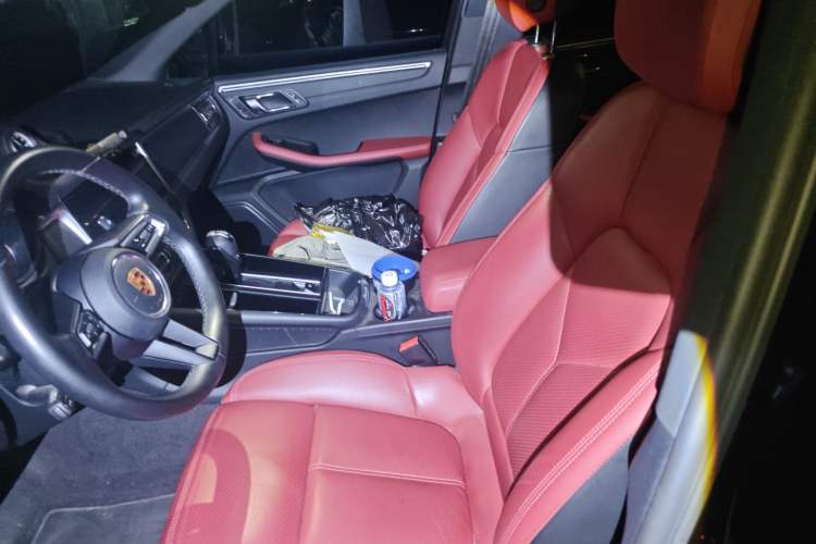 Used Porsche Macan 2022 Macan 2.0T Left Front Seat